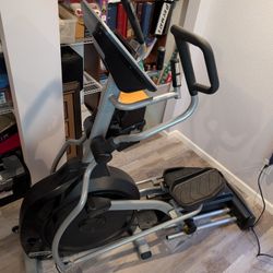 Spirit Elliptical XE395ENT Almost New