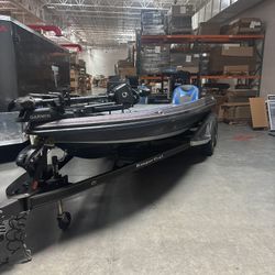 2020 Ranger 520ZL