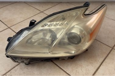 2015 Toyota Prius Driver Side Front Headlight (LH)
