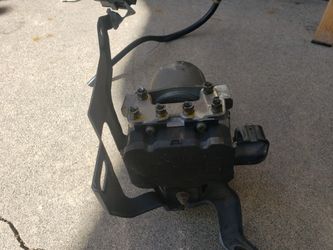 Acura integra 98-01 abs unit with fuse box