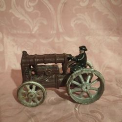 Vintage Cast Iron Tractor Toy With Drver