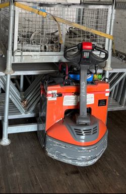 Toyota electric pallet jack