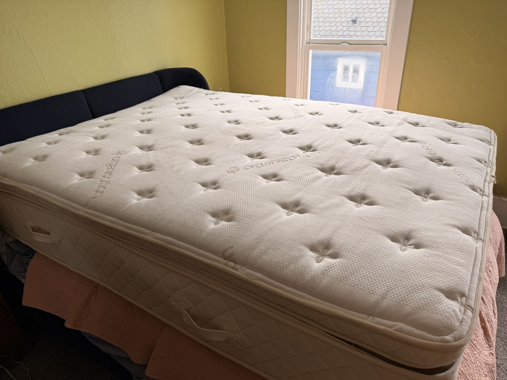 Queen Engineered sleep Duo memory Mattress + Cover