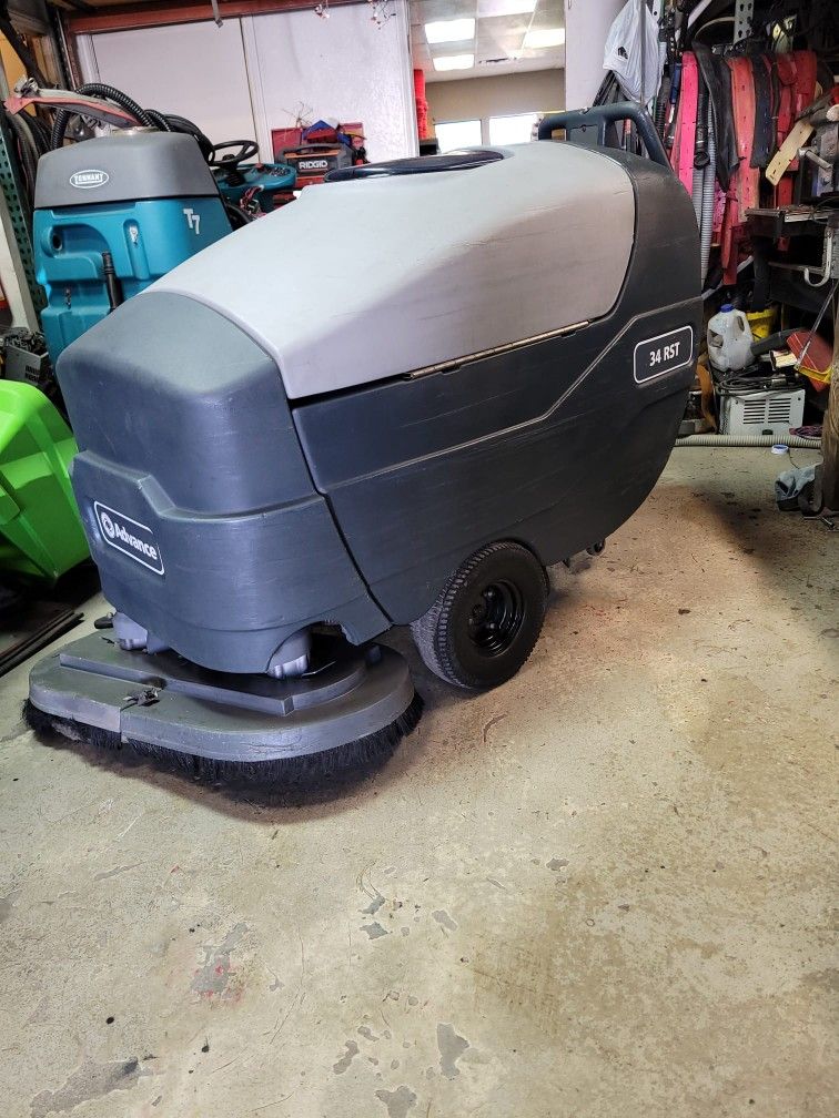 Floor Scrubber Advance