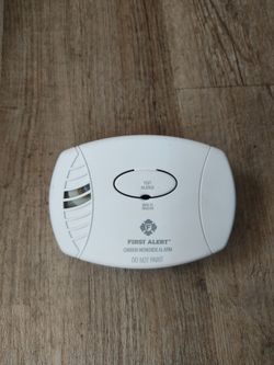 First Alert Plug-in Carbon Monoxide Alarm For Sale