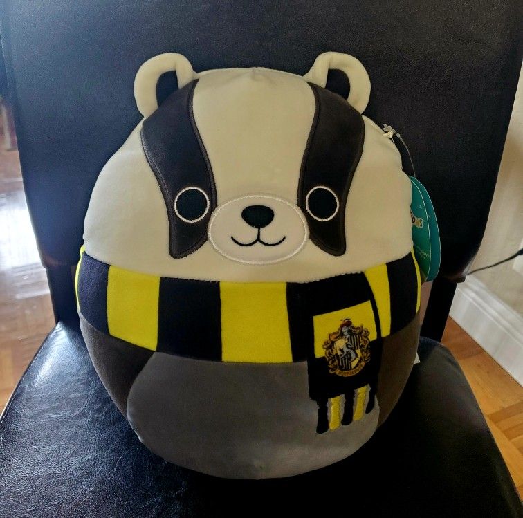 NWT Harry Potter Squishmallow 10" Hufflepuff Badger Plush