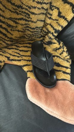 Prada sandals black size 8