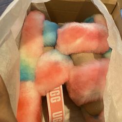 Ugg Sliders $90 Sizes 5,6,7,8,10