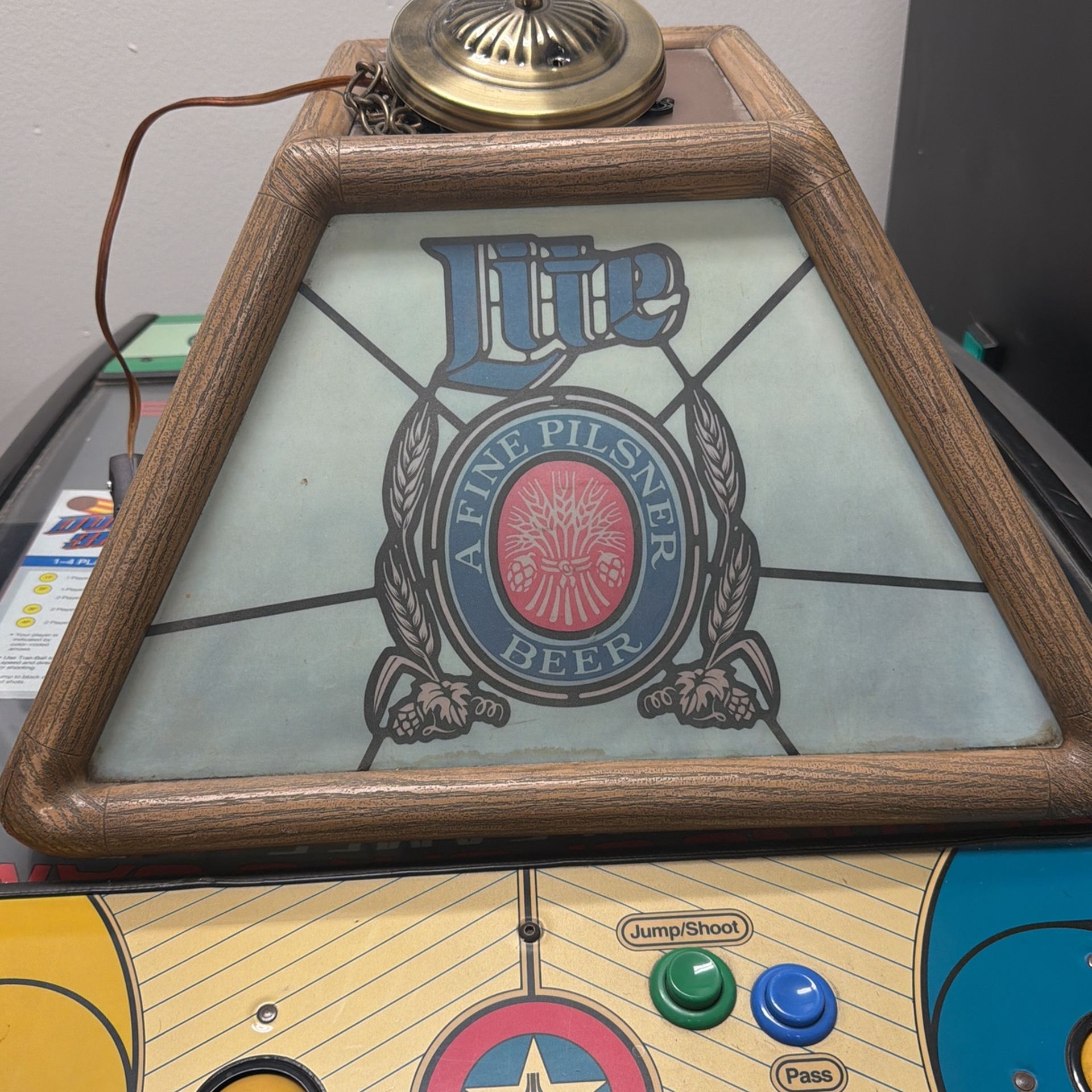 Vintage Bar Light (works)