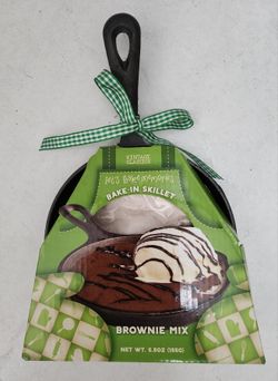 Mini Cast Iron skillet. BRAND NEW