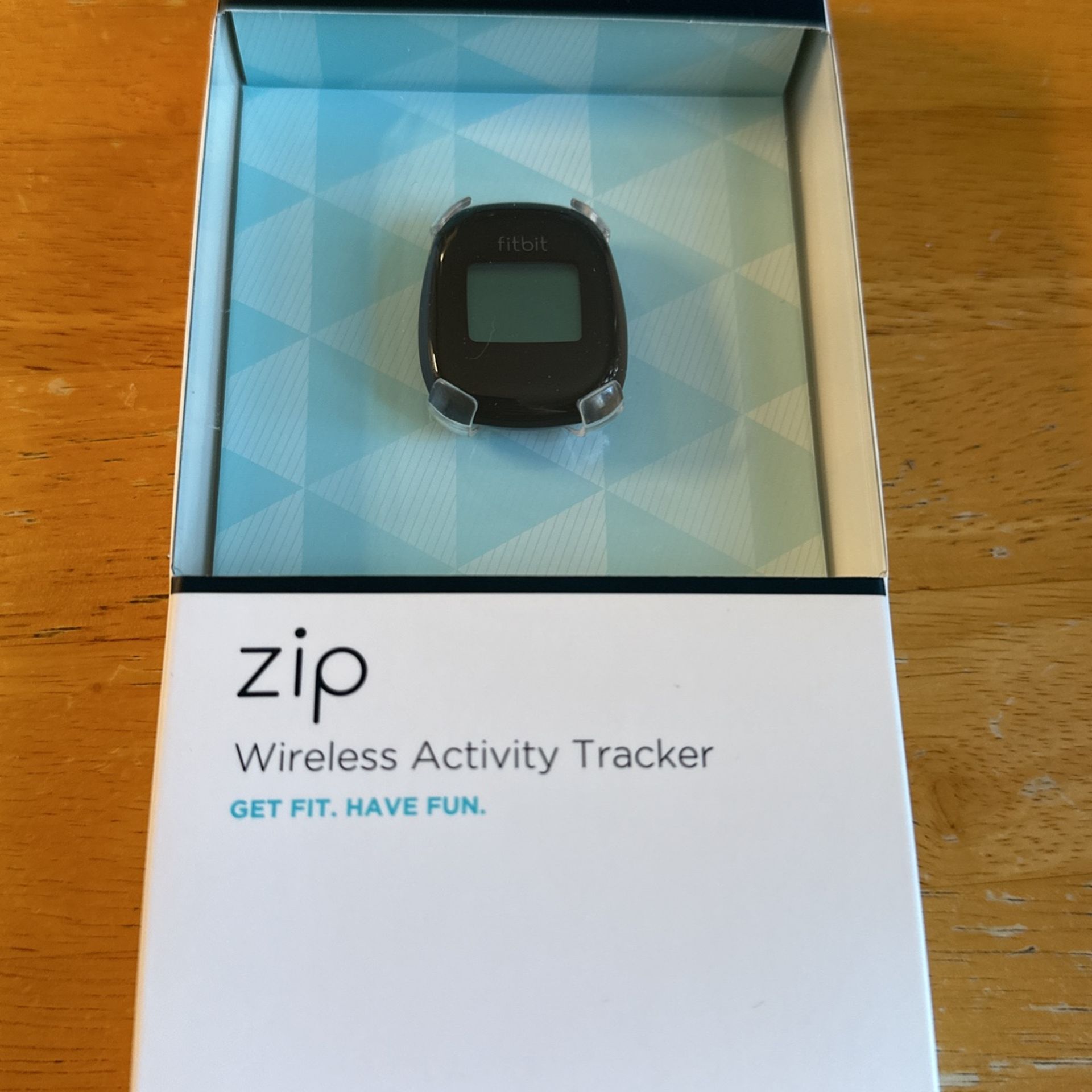 UNOPENED Fitbit Zip Wireless activity Tracker