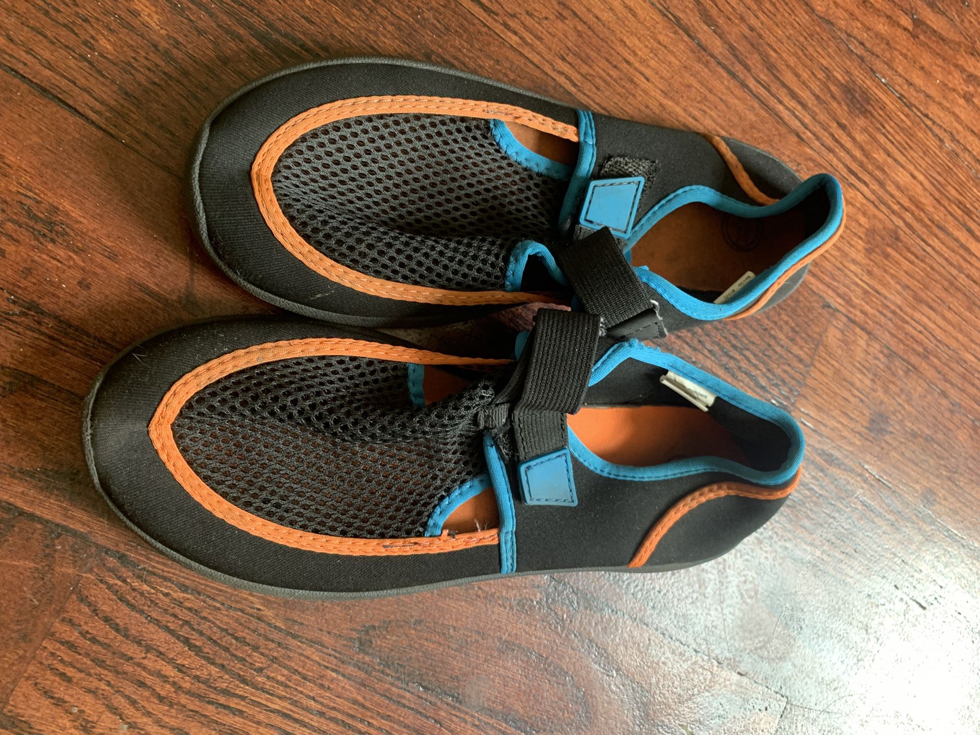 Wonder Nation Beach Water Shoes size 4/5