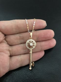 Gold plated pendant with chain