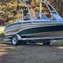 2009 Tahoe Mercruiser Boat 