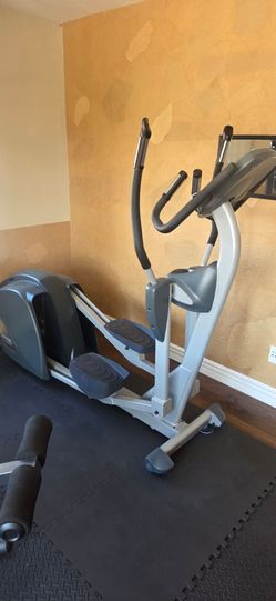 Nautilus Elliptical Cross Training Machine
