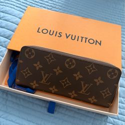 LV Clemence Wallet Monogram Rose Ballerine Interior – Excellent