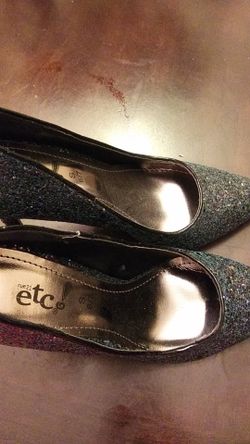 New pair of navy blue sequins heels size S 6/7