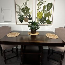 Table And Chairs 