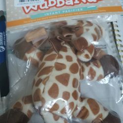 WubbaNub  Giraffe  Pacifier Animal Pacifier New 0-6 Months