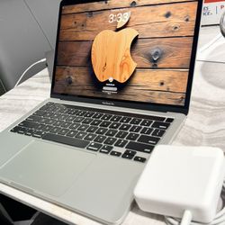 MacBook Pro 13 2020 ” Retina/ 1.4Ghz 4-Core Intel i5/ 8gb ram/ 256gb SSD/MacOS Sequoia/ intel HD 645/ Like New/ Good 🔋
