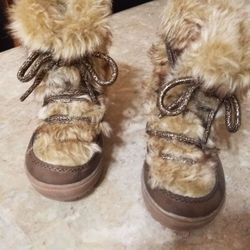 Girl toddler size 7 boots