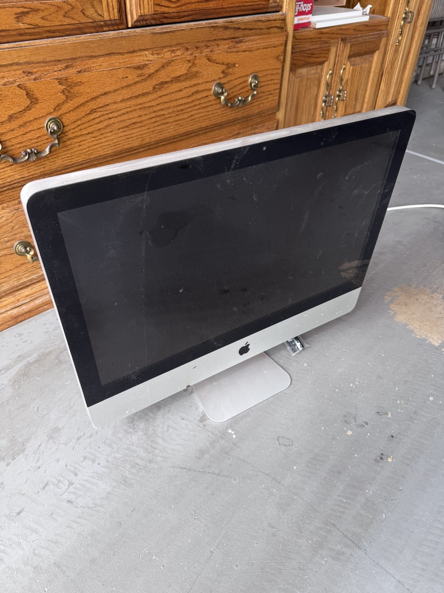 Apple Computer Selling For Parts