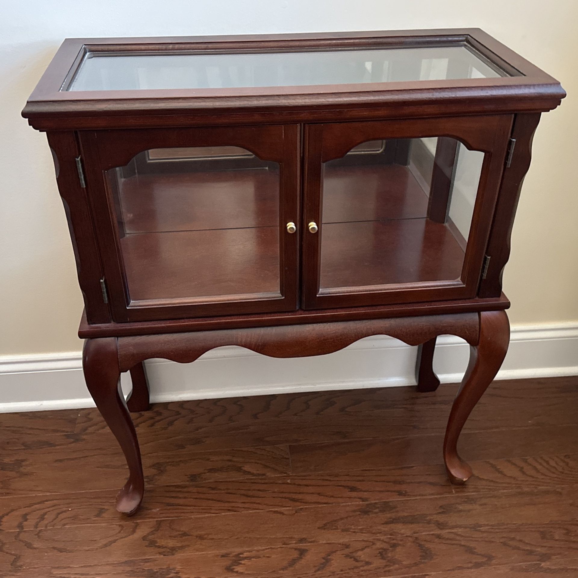 CURIO Cabinet And mirror