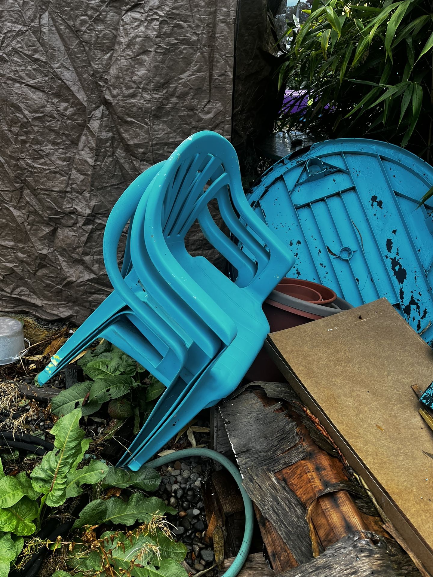 Free Blue Chairs And Table With Legs