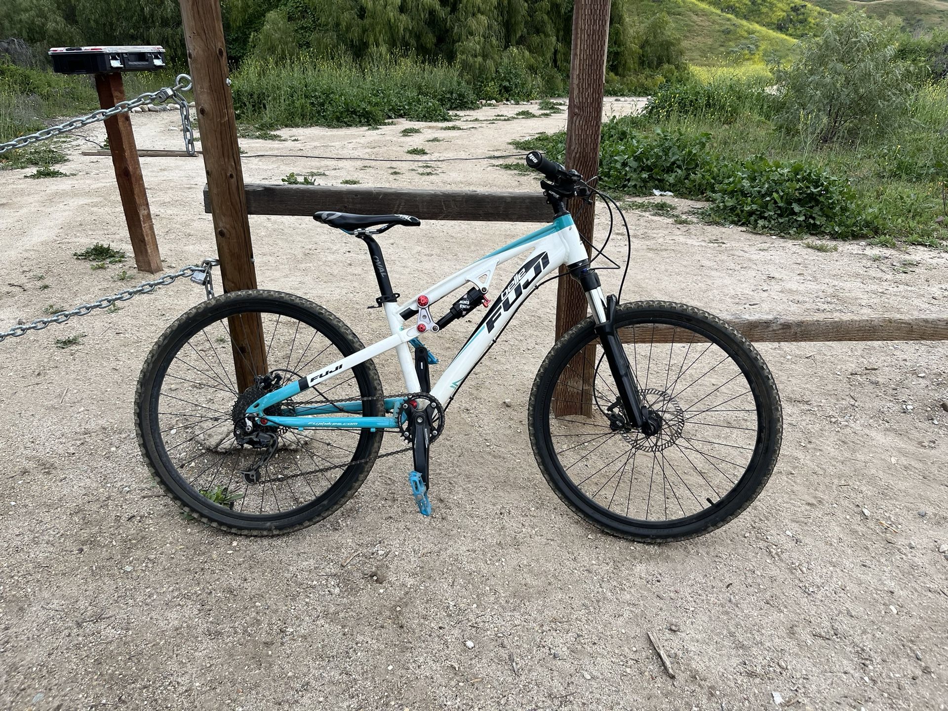 Fuji Women Size 13/ Xsmall Mtb 26