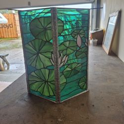 Lilies Pond  stained-glass LAMP