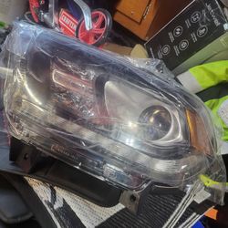 Dodge Durango Driver Side Head Light