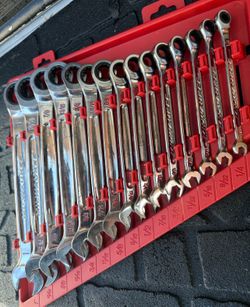Milwaukee SAE Ratcheting Combination Wrench Set (15-Piece)