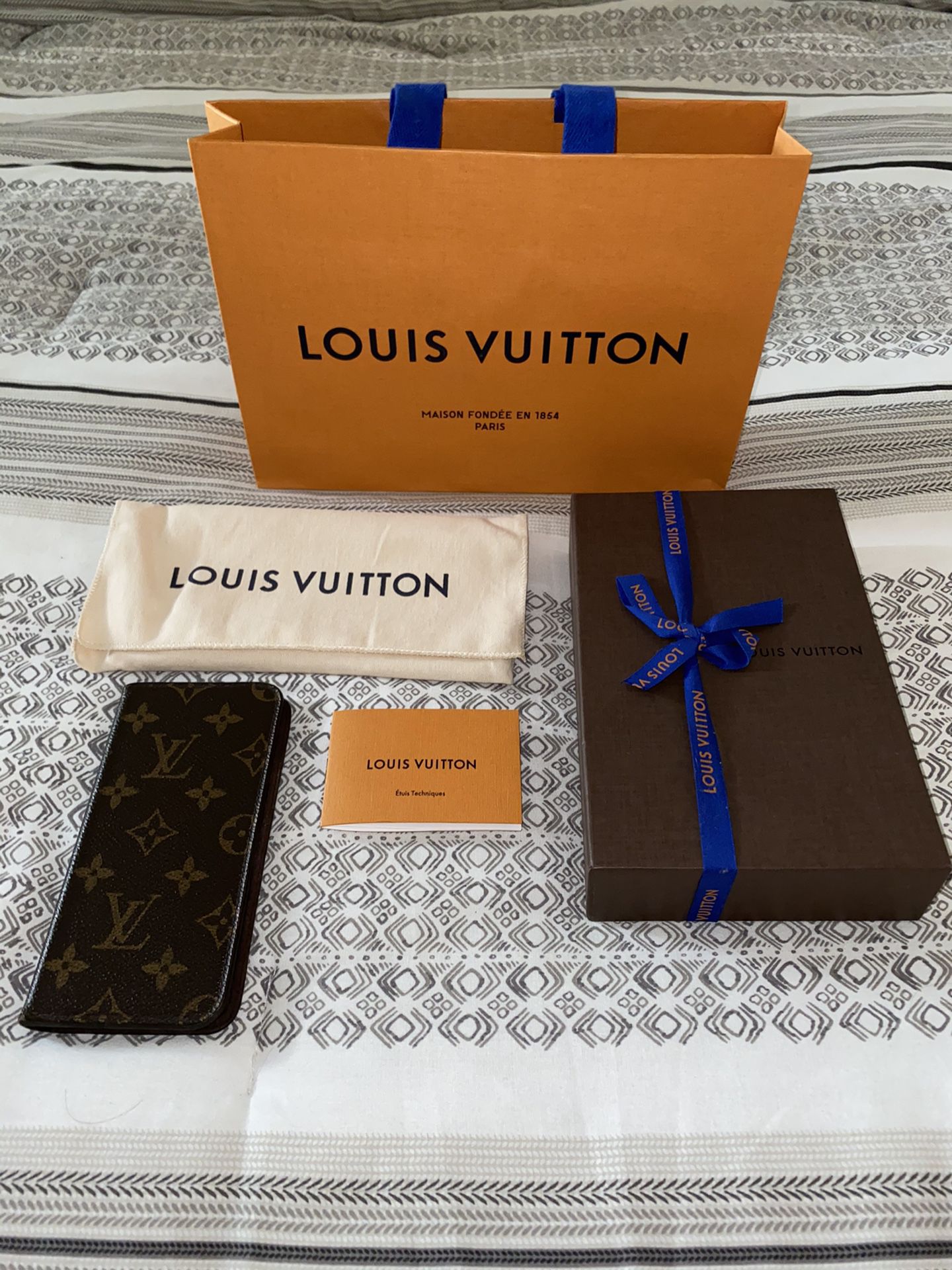 Louis Vuitton Folio Phone Case (iPhone 7 or 8 plus)