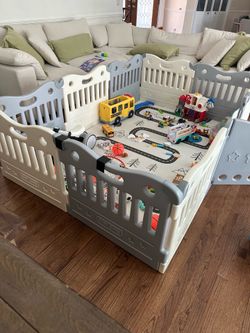 Play yard/play pen