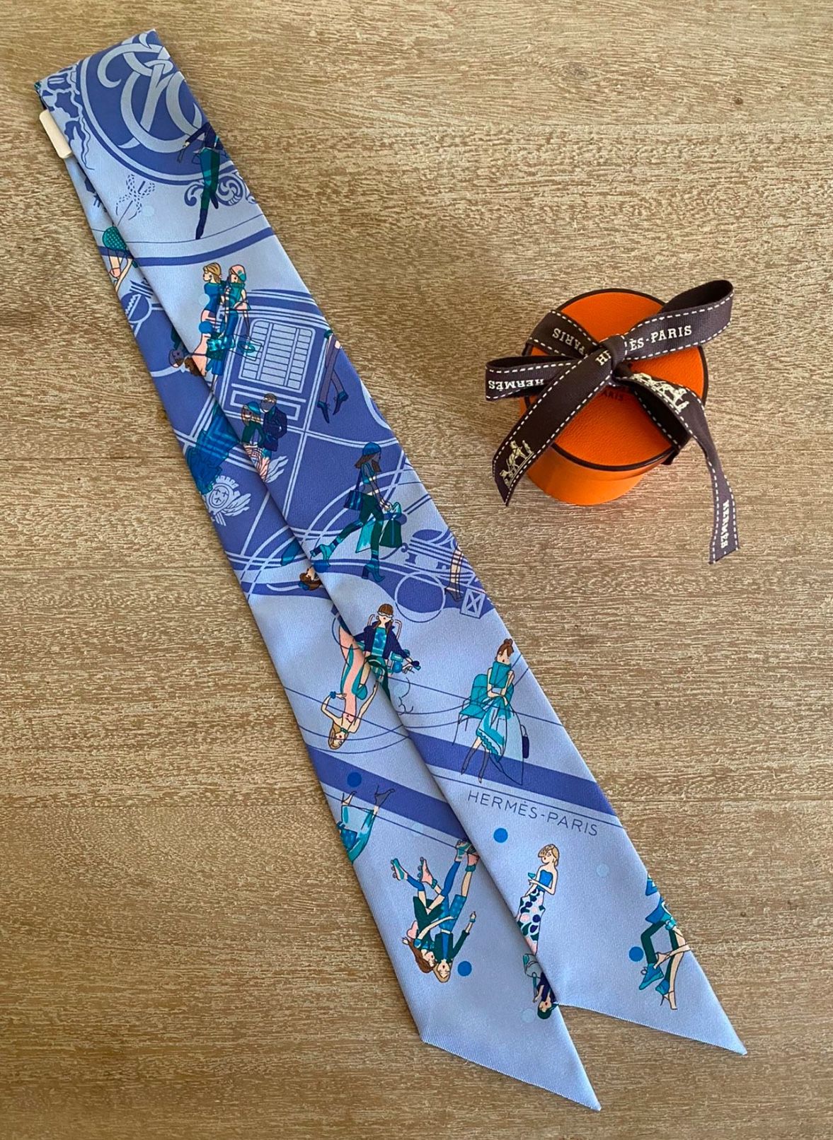 Auth New Hermes Twilly Scarf