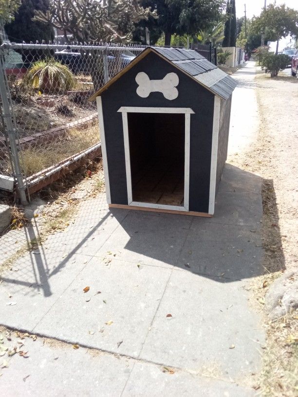 XXLG DOG HOUSE
