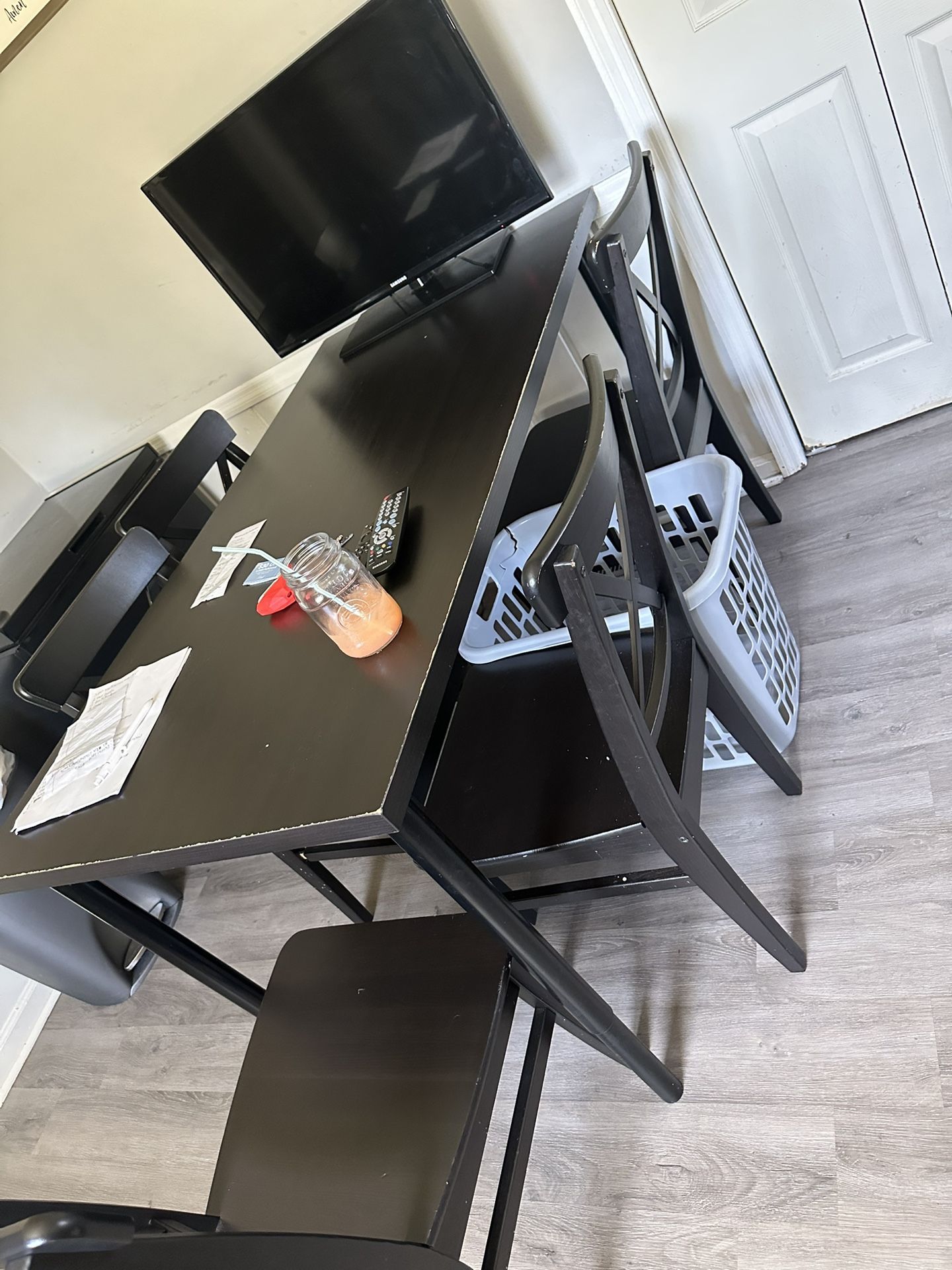 IKEA Kitchen Table And 5 Chairs