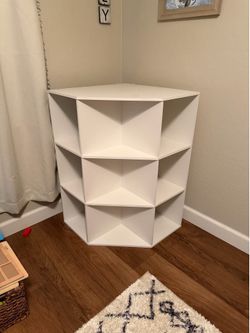Corner cube organizer