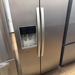 Whirlpool side by side refrigerator