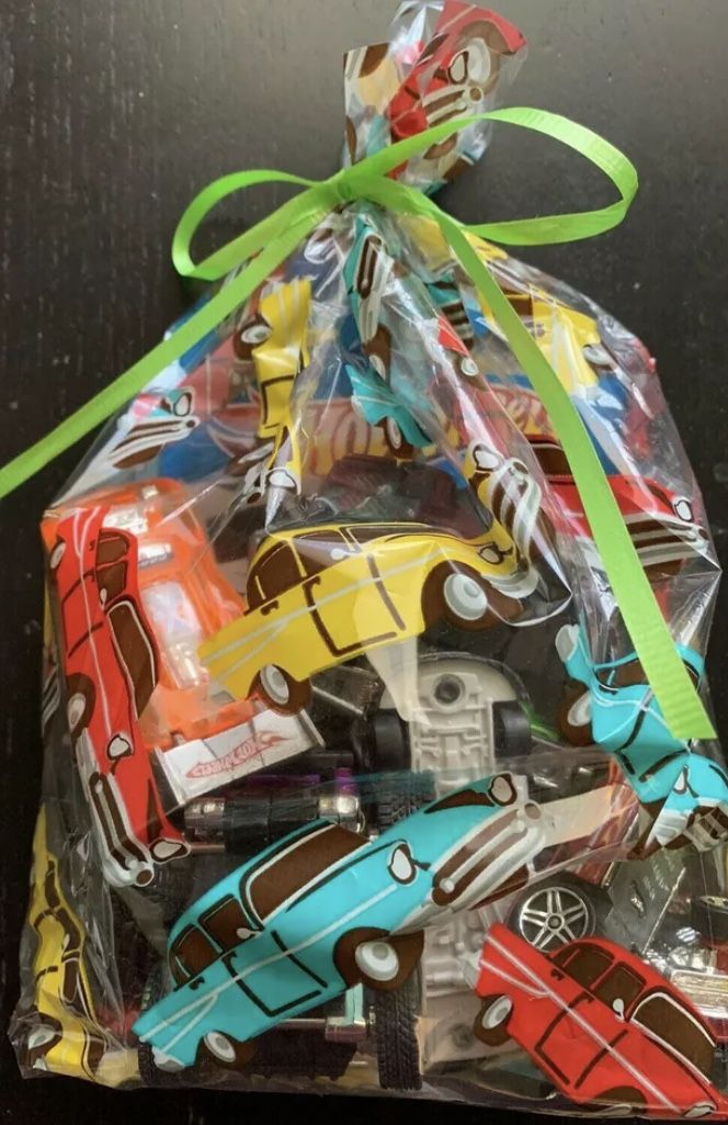 10 Hot Wheels Birthday Gift Party Favor Goody Bags