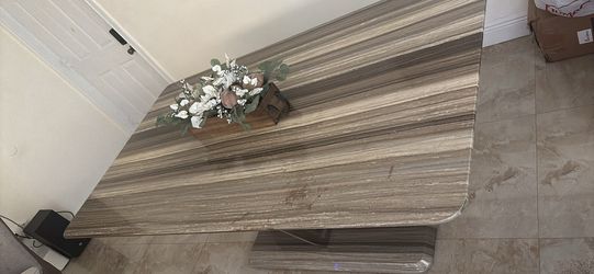 Se Dona para recoger hoy Mesa Comedor y Gavetero