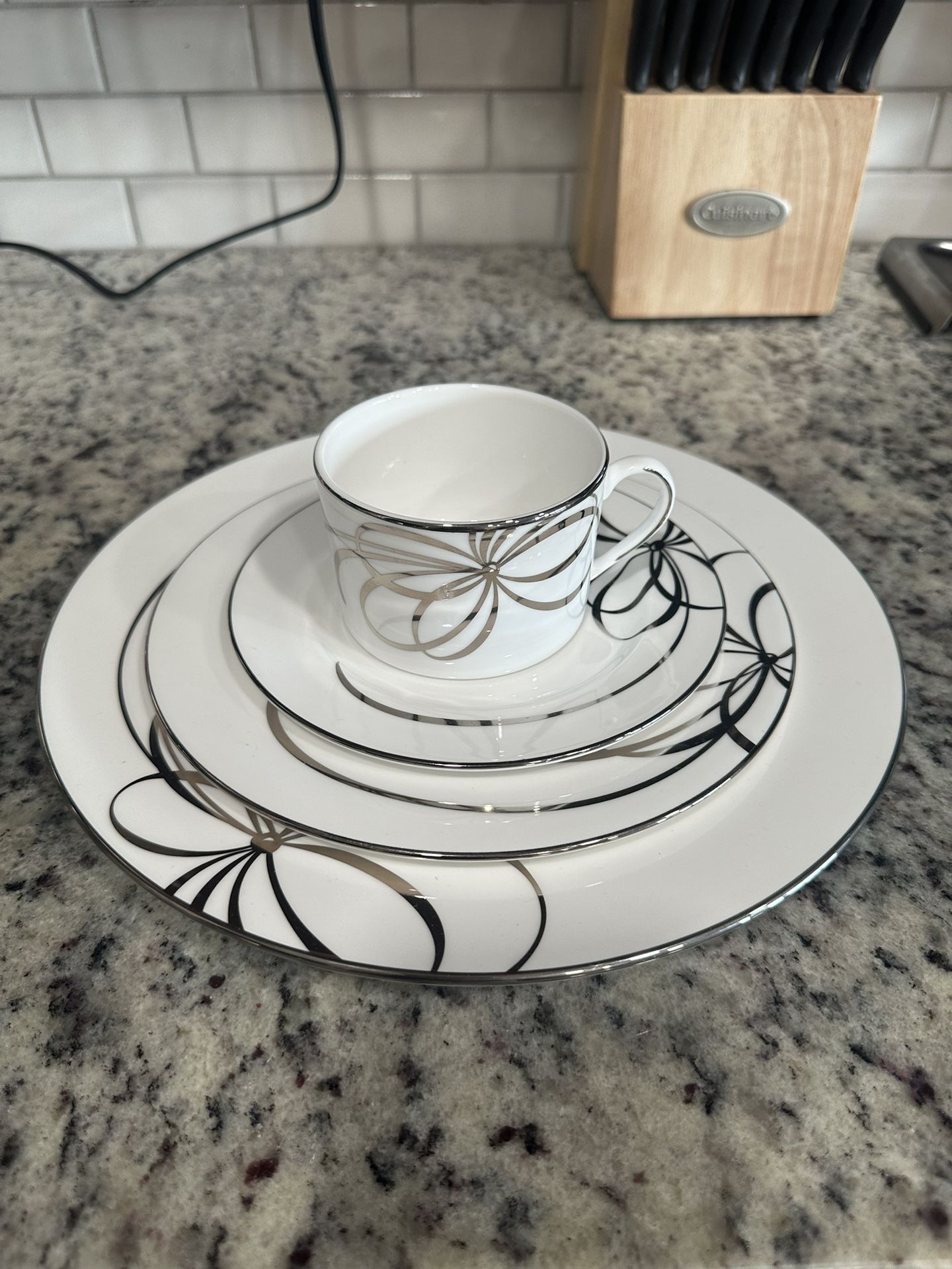 Kate spade Plate/Cup Set - 8 Sets