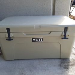 Yeti Tundra 65 (Hardsided 7 Day Cooler)