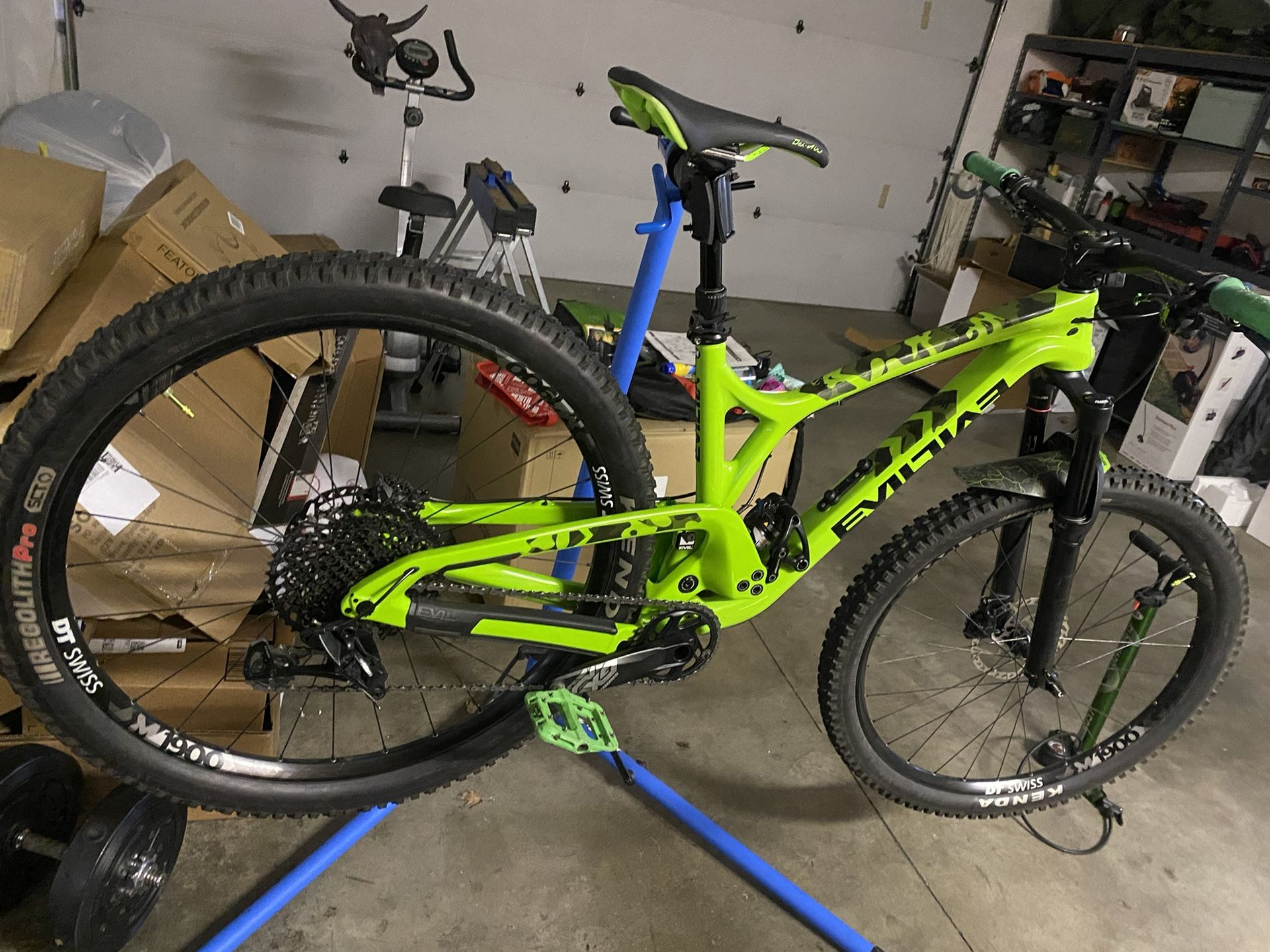 2019 Evil Following Full-Suspension Carbon Mountain Bike