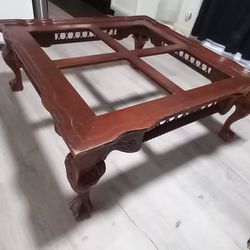 BEAUTIFUL ANTIQUE COFFEE TABLE