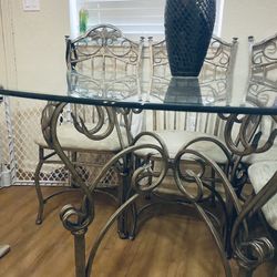 Round Table With 4 Chairs