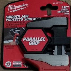 Milwaukee 12 Inch Smooth Jaw Pipe Wrench 2-5/8 Capacity New 48-22-7186