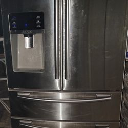 Nevera/ Refrigerator 