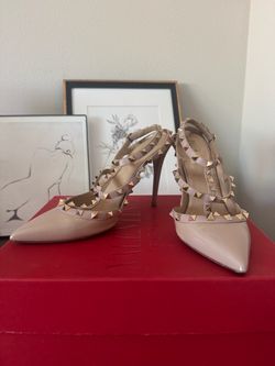 Valentino Rockstud Pumps
