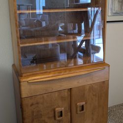 Collectible Vintage China Cabinet 
